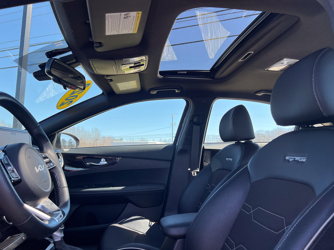 Used 2023 Kia Forte GT-Line w/ GT-Line Premium Package image 23