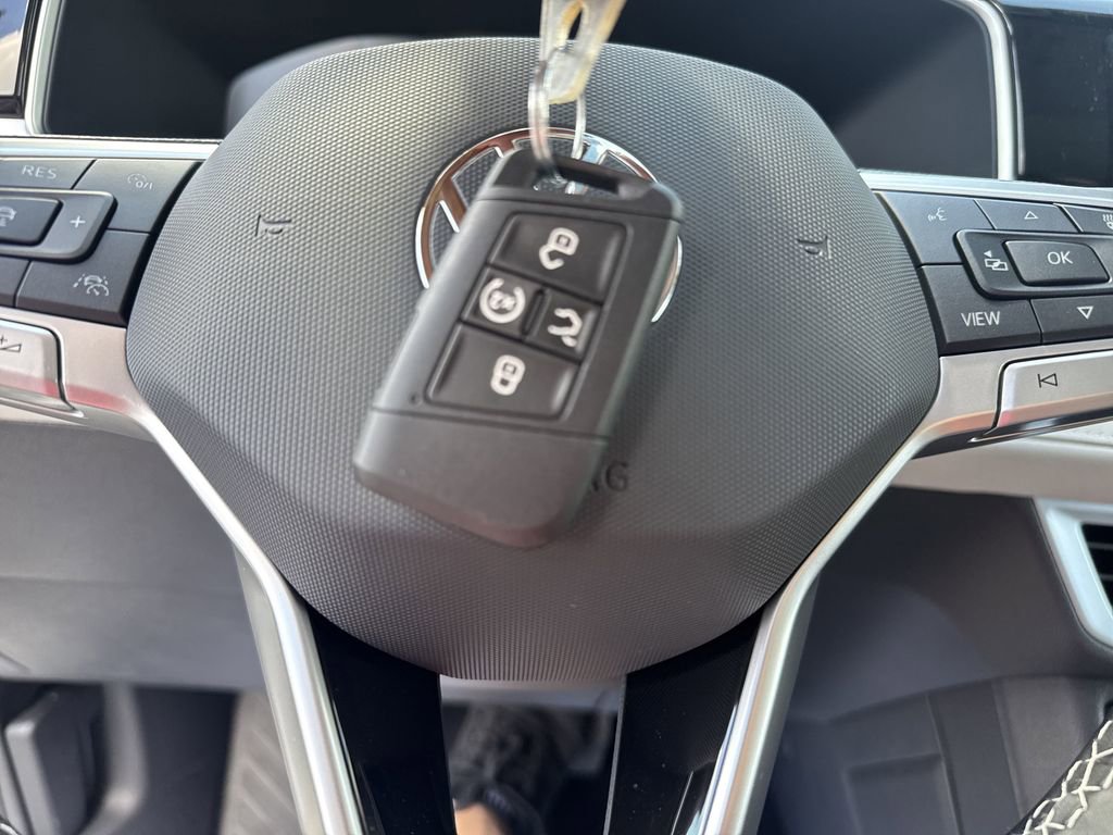 New 2025 Volkswagen Taos SE image 26