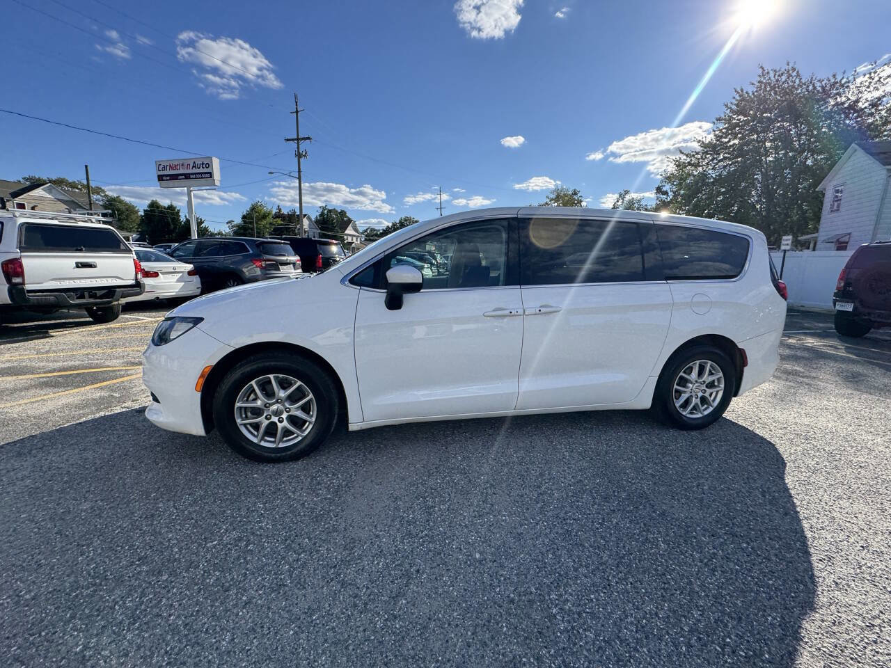 Used 2022 Chrysler Voyager LX image 26