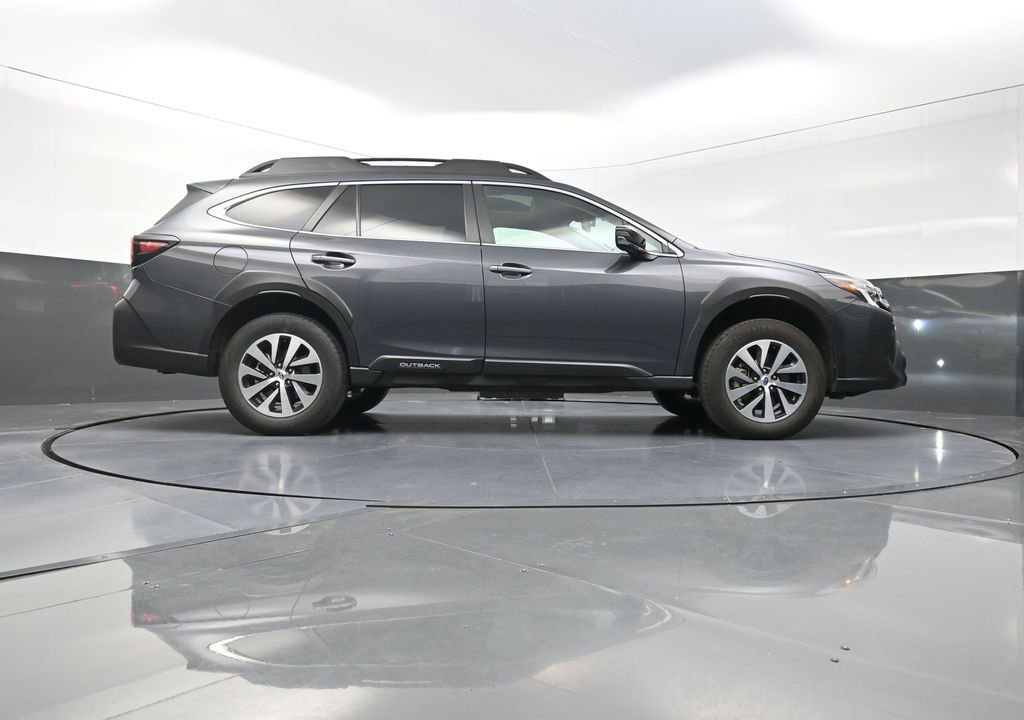 Used 2024 Subaru Outback Premium AWD/4WD image 30