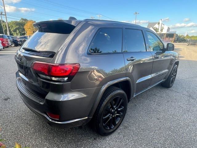 Used 2020 Jeep Grand Cherokee Altitude AWD/4WD image 6