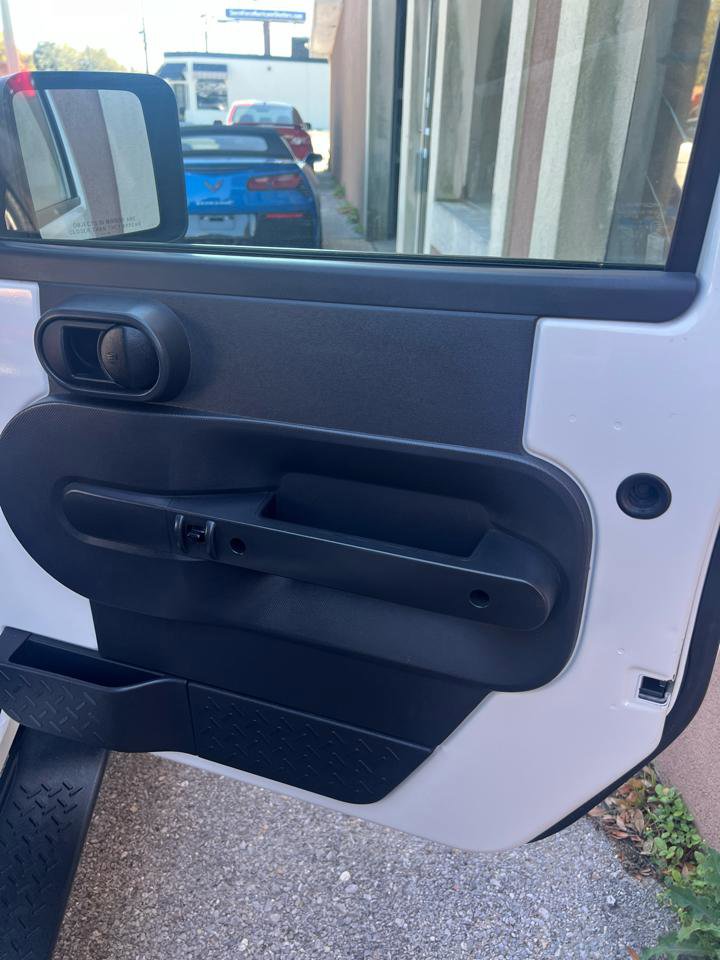 Used 2010 Jeep Wrangler Unlimited Sport image 14