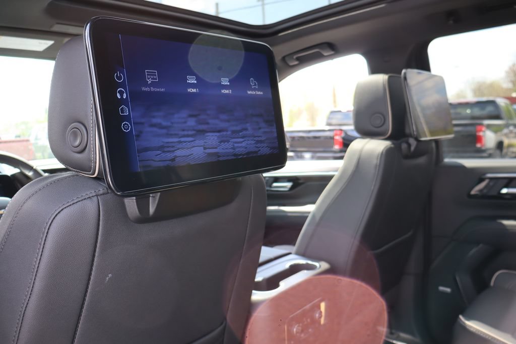 New 2026 Chevrolet Suburban Premier AWD/4WD image 25