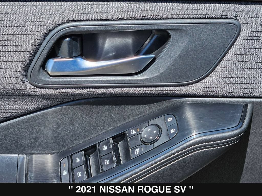 Used 2021 Nissan Rogue SV FWD image 15