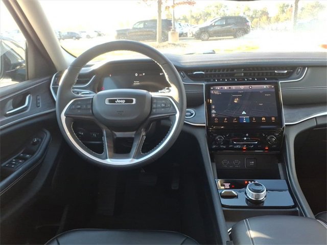 Certified 2024 Jeep Grand Cherokee Limited image 10