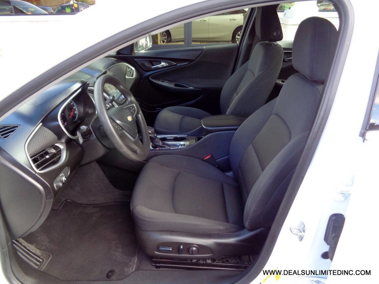 Used 2023 Chevrolet Malibu LT image 10