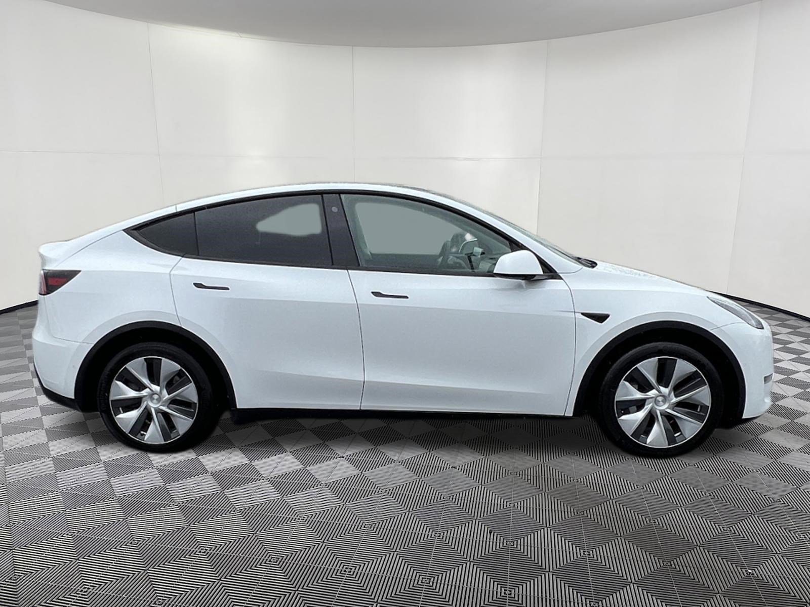 Used 2021 Tesla Model Y Long Range AWD/4WD image 7
