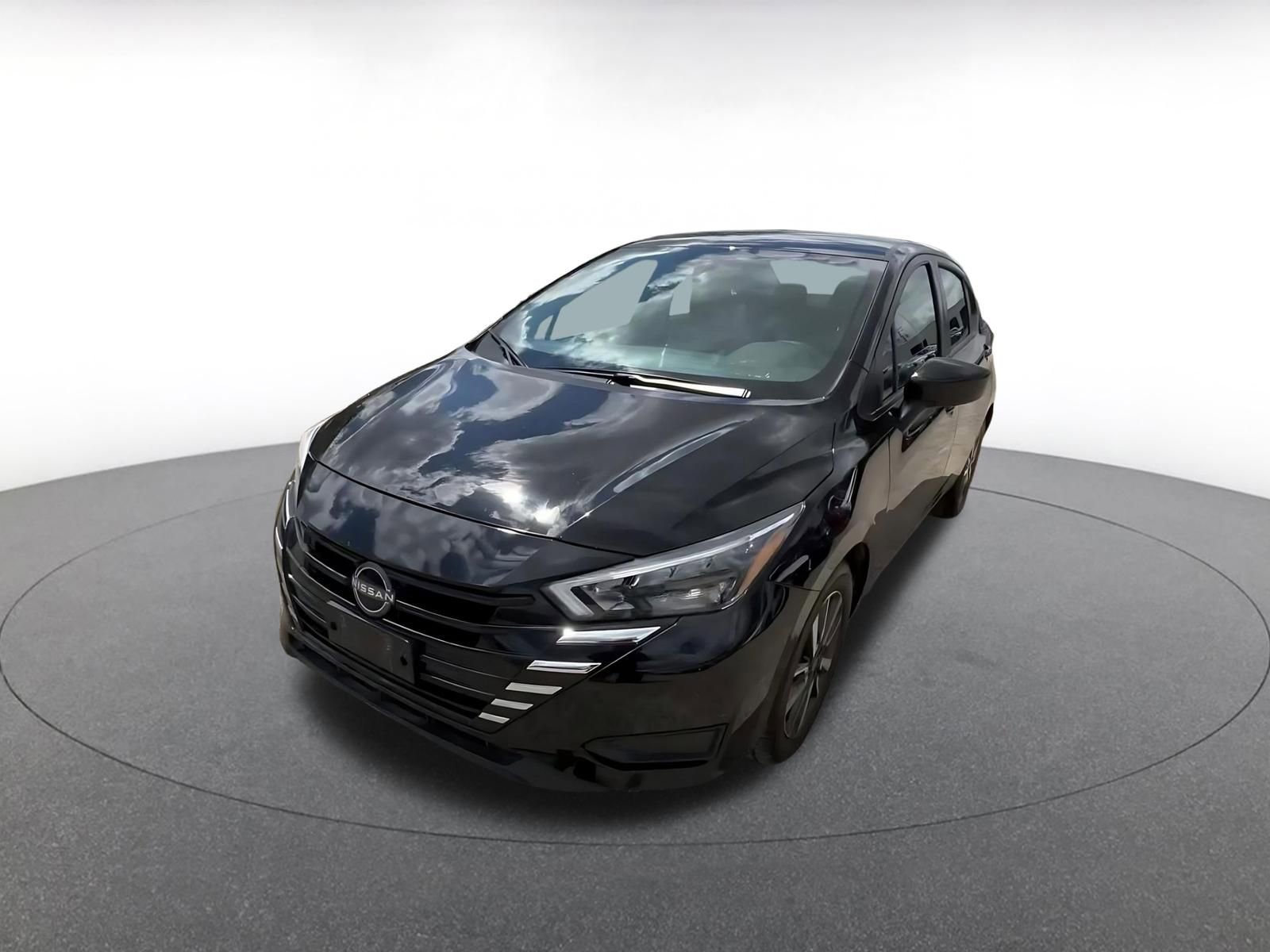 Used 2025 Nissan Versa SV FWD image 7