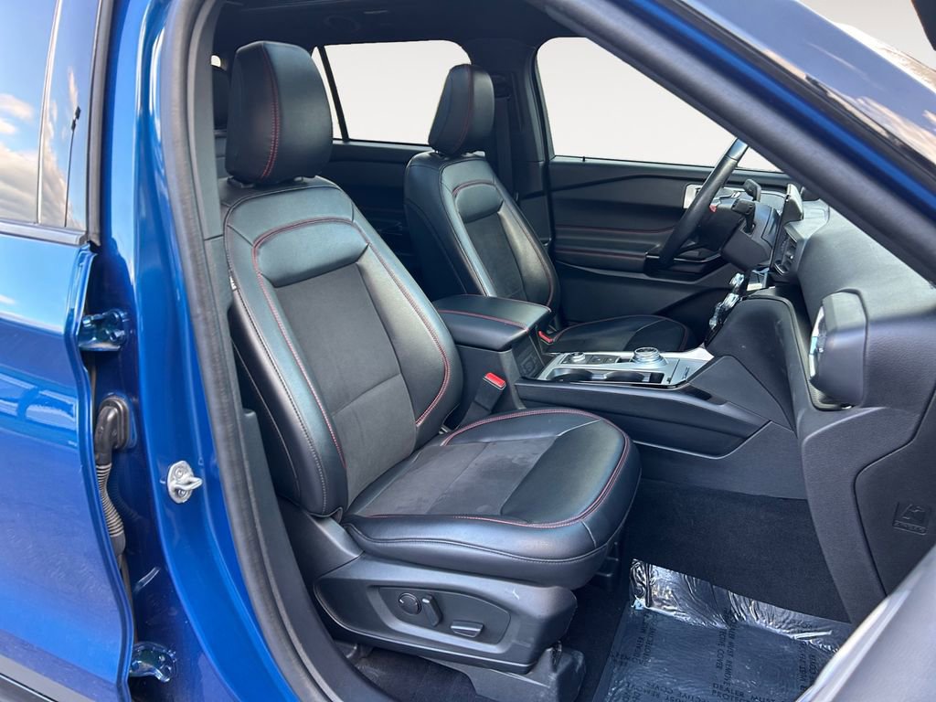 Used 2023 Ford Explorer ST-Line AWD/4WD image 11