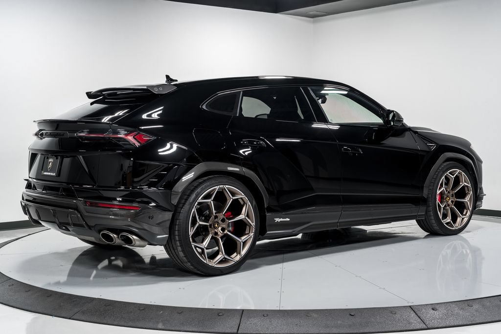 Used 2024 Lamborghini Urus Performante AWD/4WD image 3