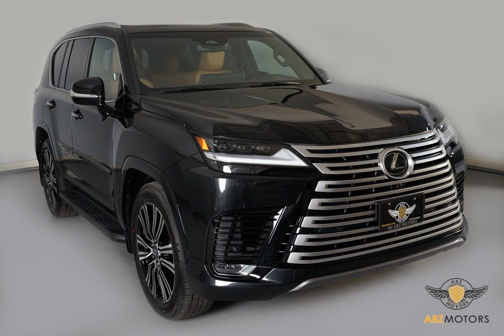 Used 2026 Lexus LX 600 4WD w/ Accessory Package (2T) image 2
