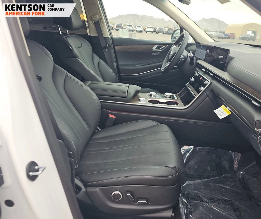 Used 2025 Genesis GV80 2.5T Select image 13