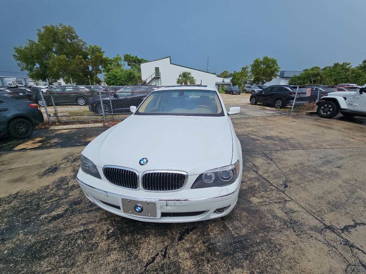 Used 2007 BMW 750i RWD image 2
