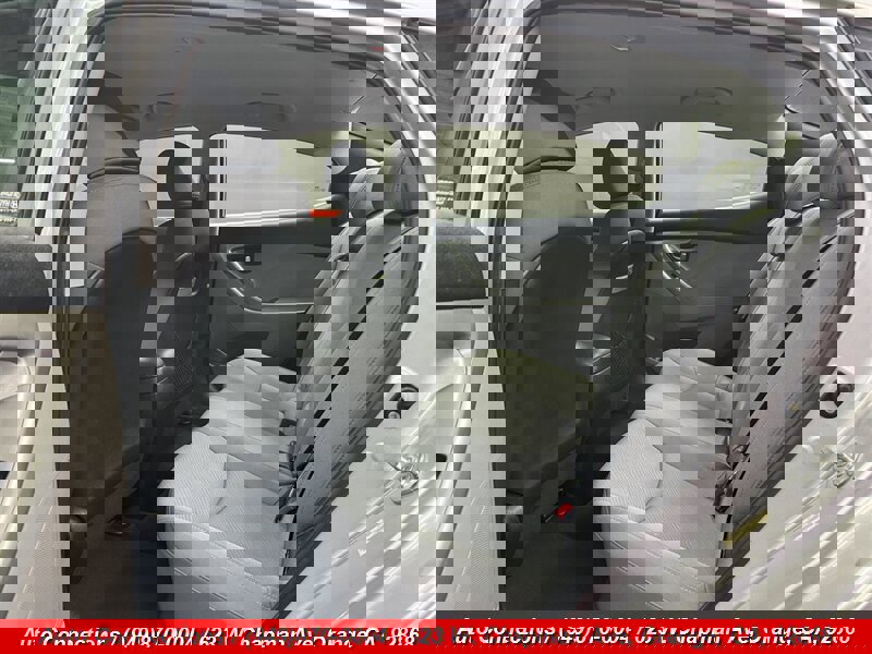 Used 2012 Hyundai Elantra GLS image 9