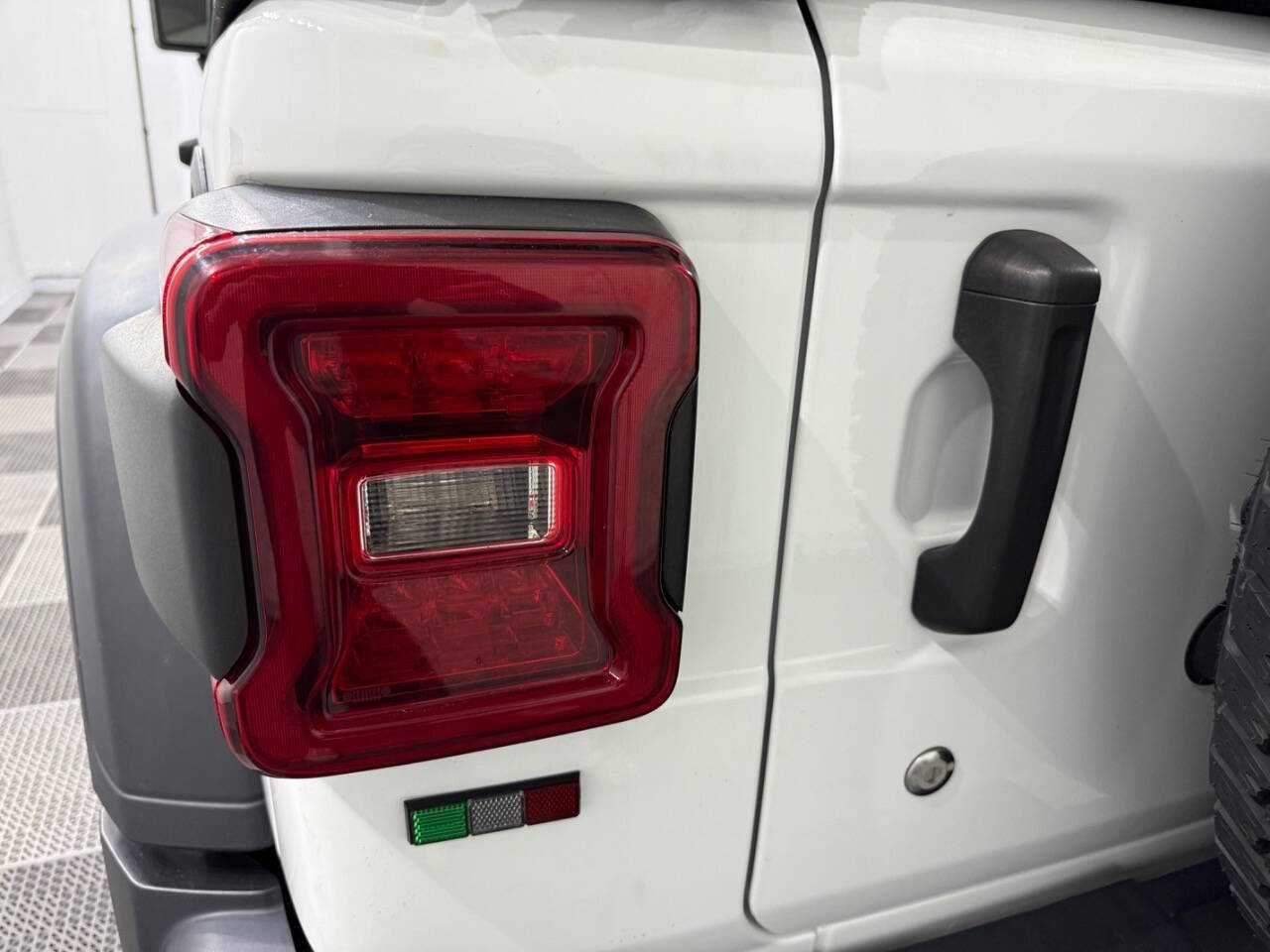 Used 2018 Jeep Wrangler Unlimited Sport S image 29