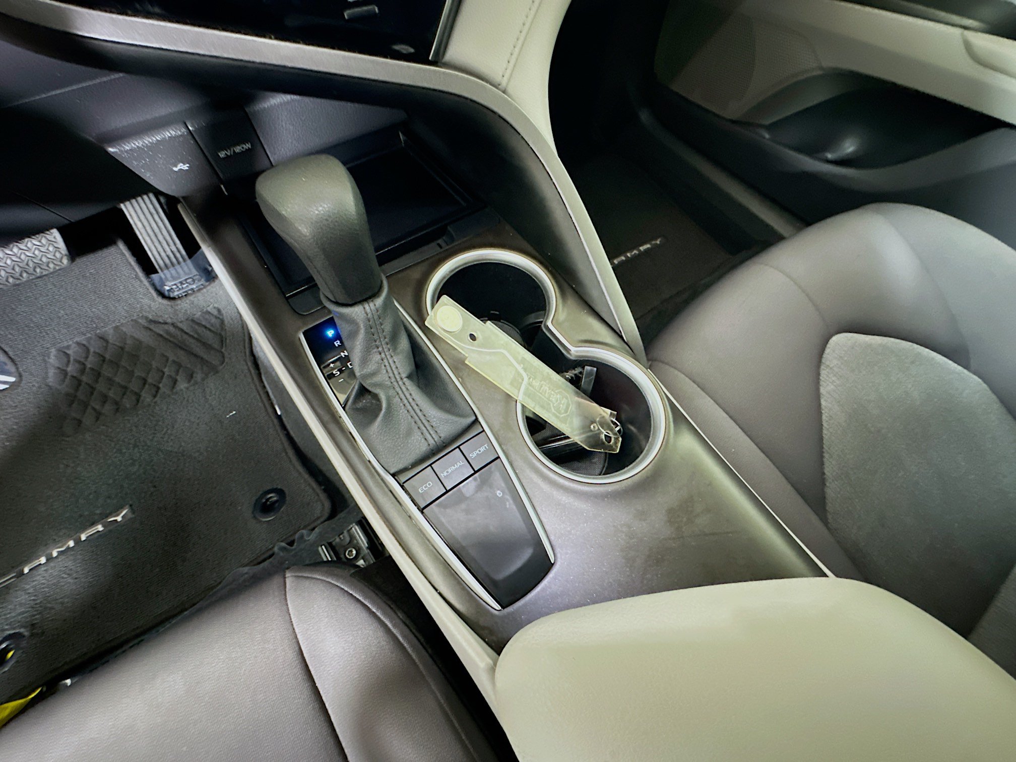 Used 2024 Toyota Camry LE w/ Convenience Package FWD image 22