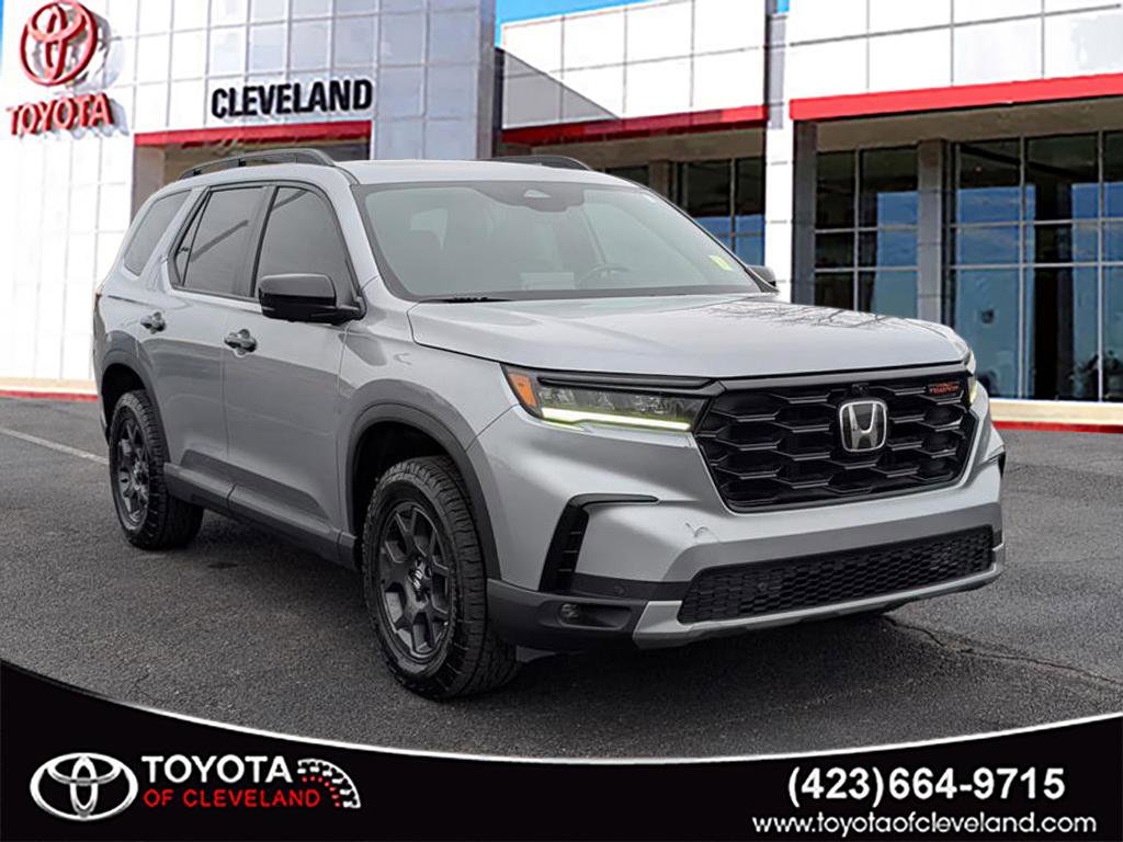 Used 2025 Honda Pilot TrailSport image 1