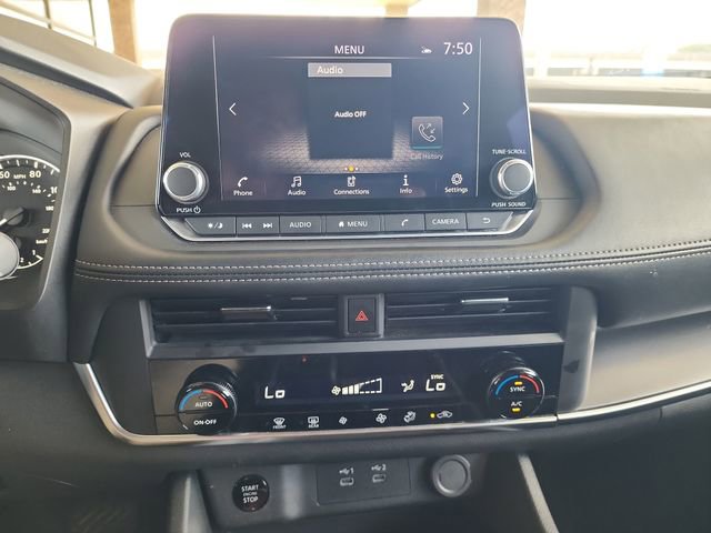 Used 2024 Nissan Rogue SV image 17