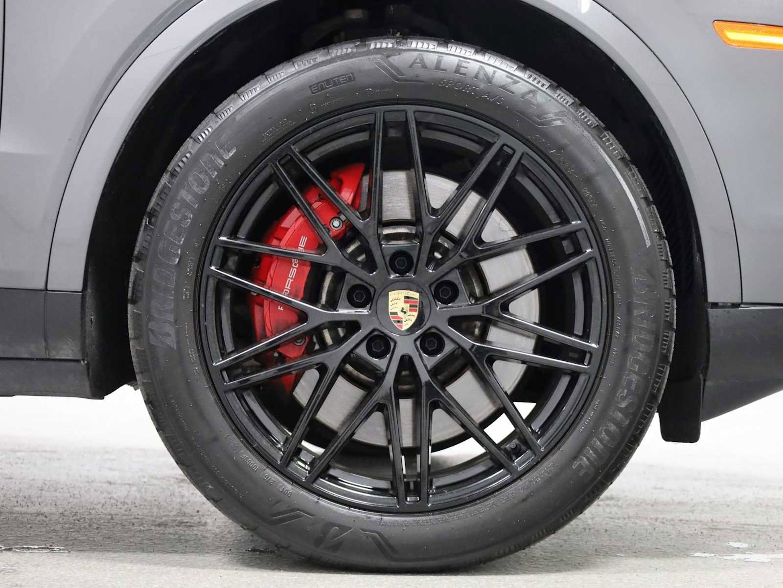 Used 2024 Porsche Cayenne S AWD/4WD image 12