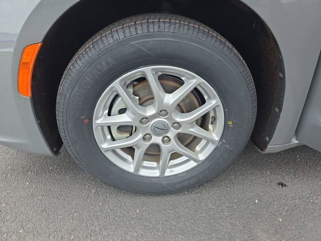 Used 2025 Chrysler Pacifica Select image 25