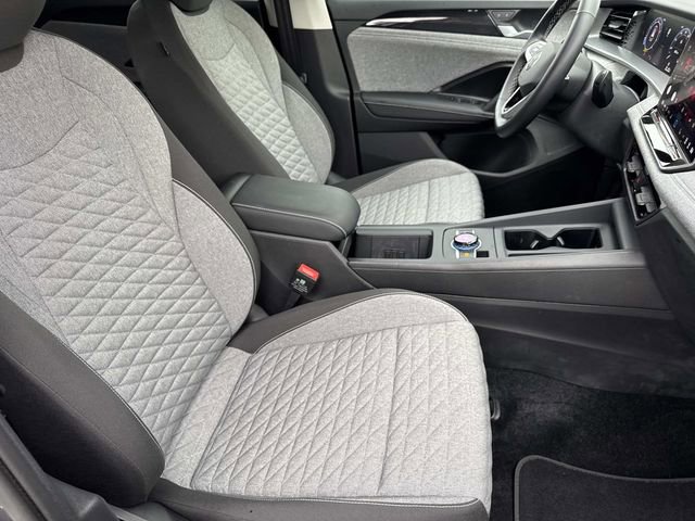 Used 2025 Volkswagen Tiguan S image 26