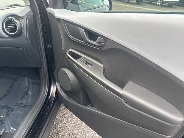 Used 2020 Hyundai Kona SEL w/ Cargo Package image 10