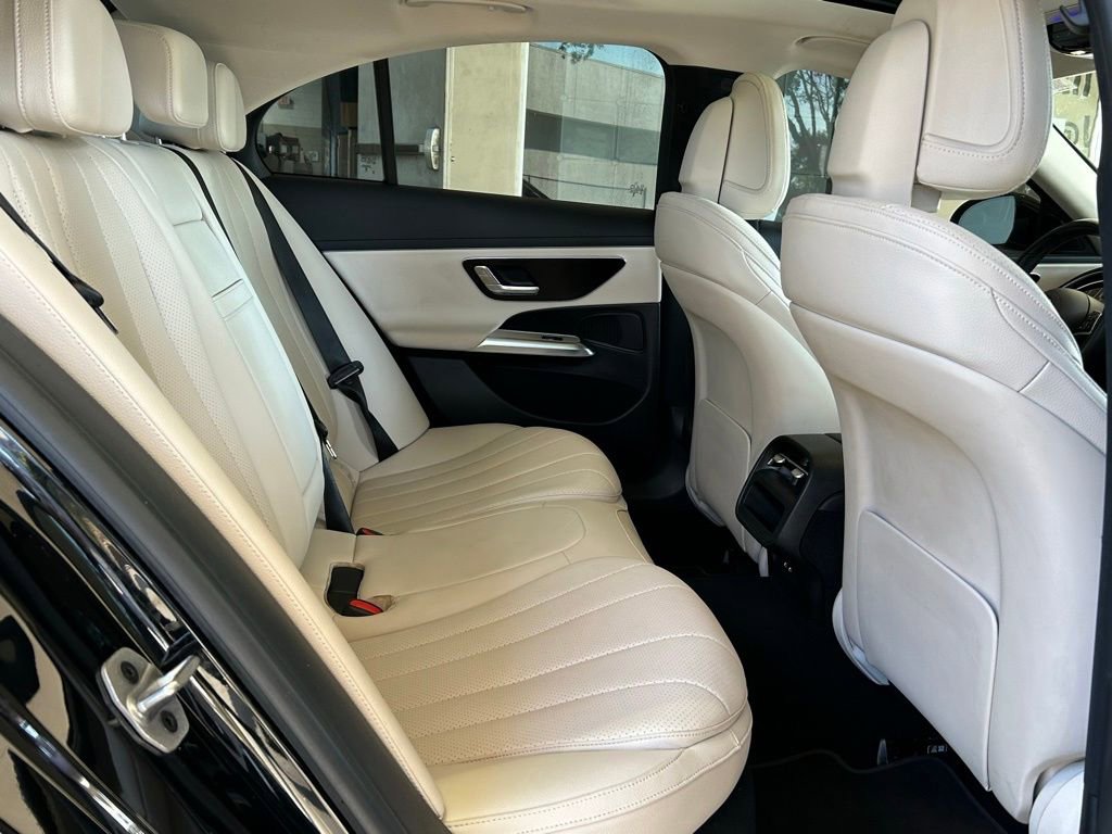 Used 2025 Mercedes-Benz E 350 4MATIC Sedan image 34