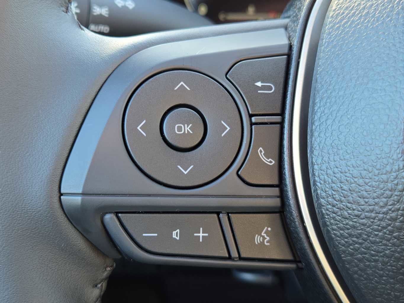 Used 2026 Toyota Corolla SE w/ SE Package image 45