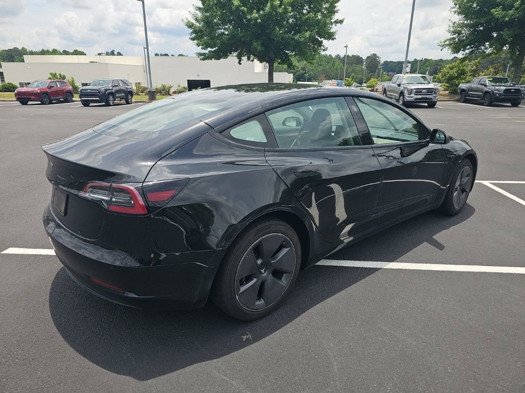 Used 2022 Tesla Model 3 RWD image 2