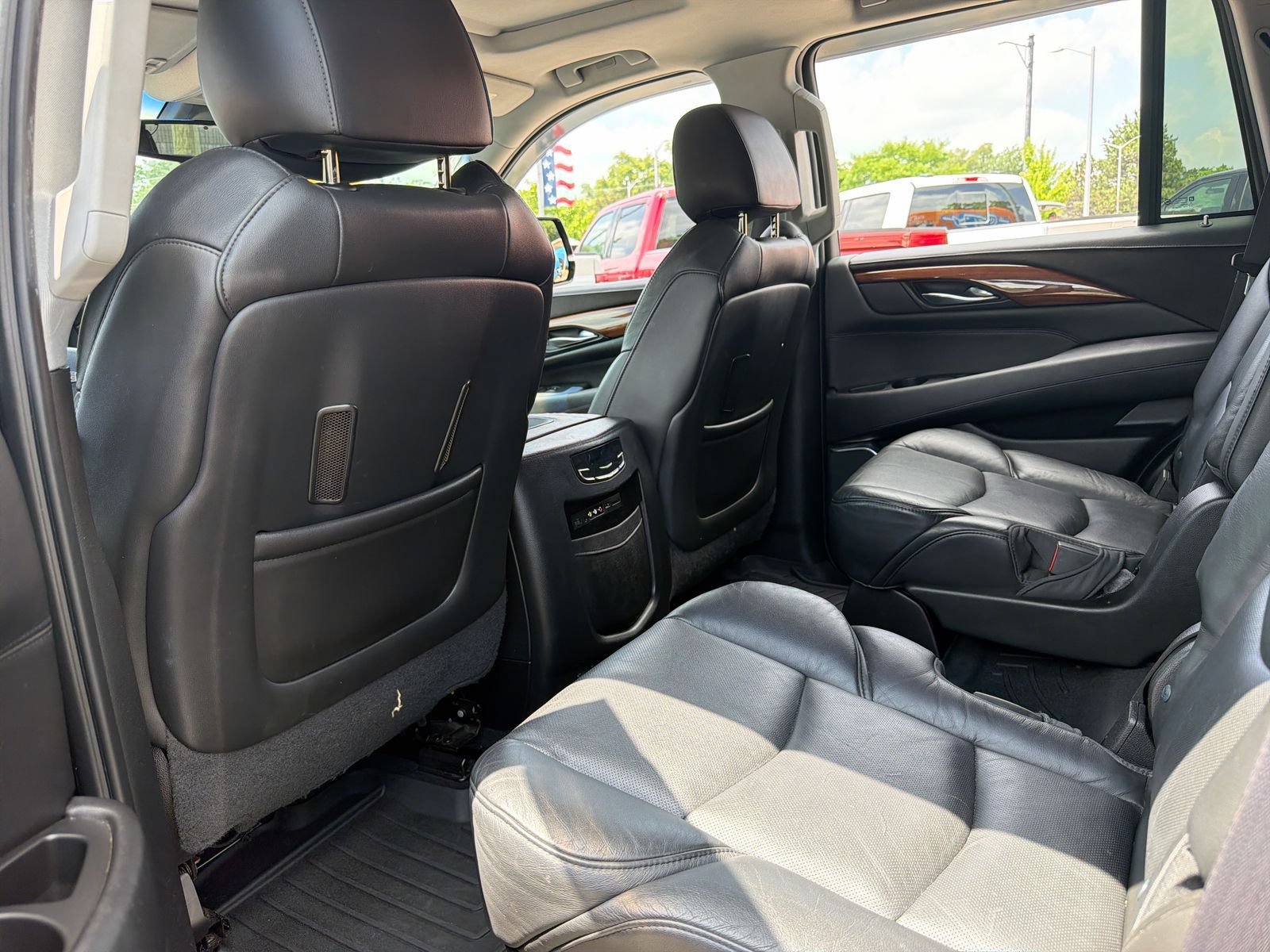 Used 2015 Cadillac Escalade Premium AWD/4WD image 23