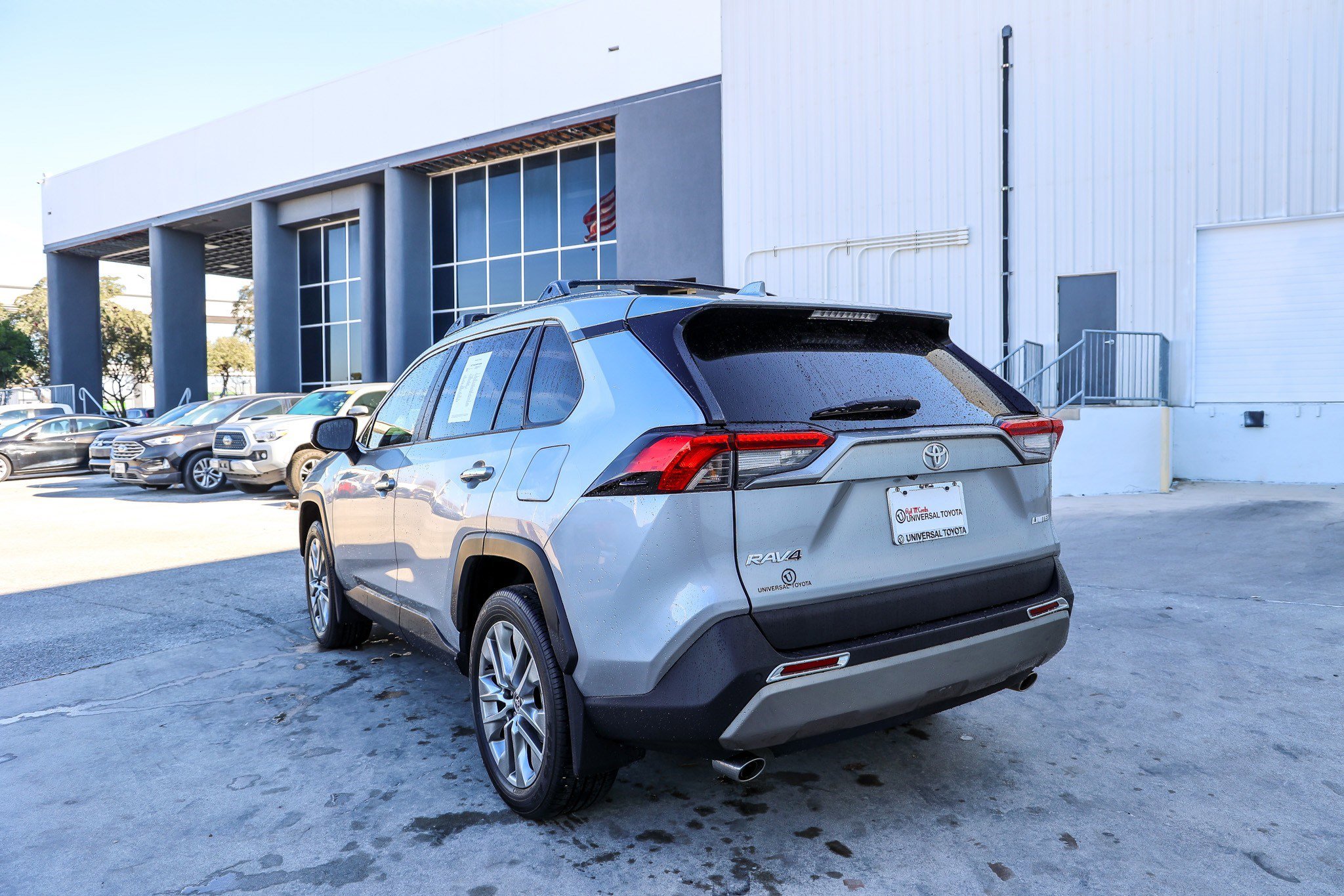 Used 2023 Toyota RAV4 Limited image 9