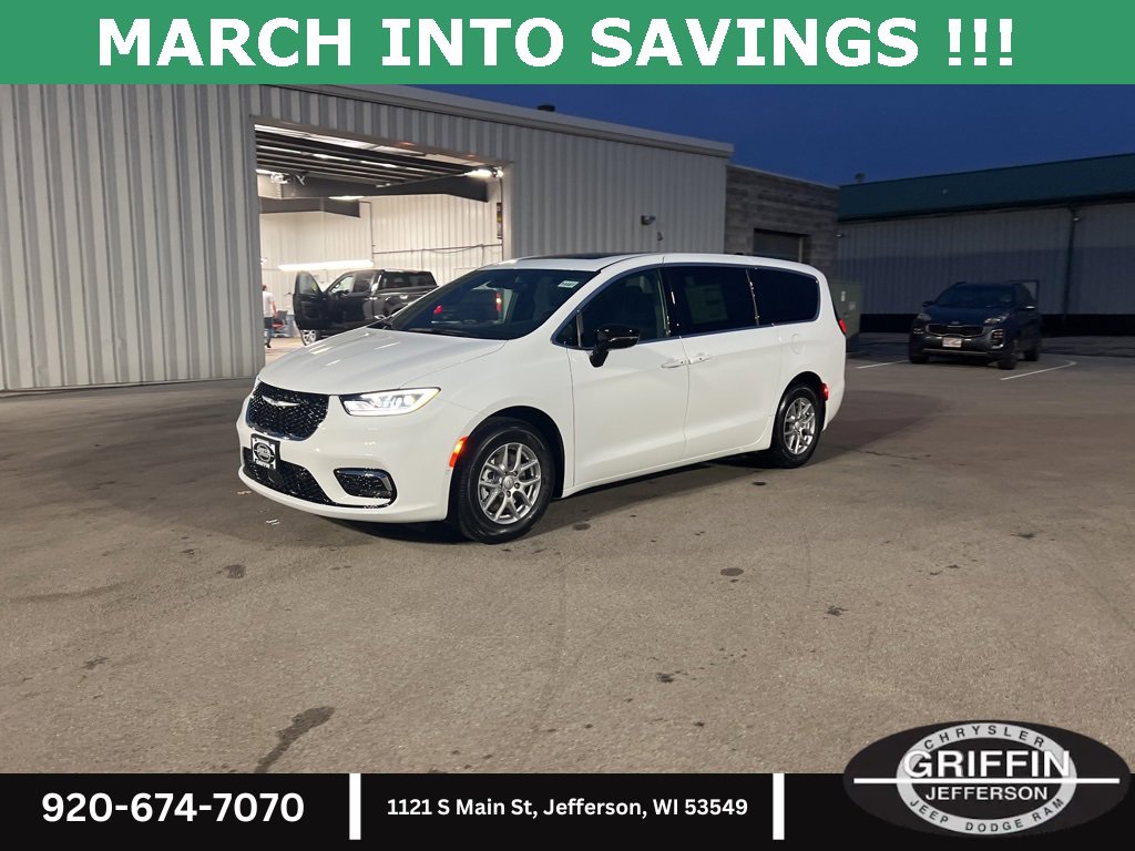 New 2026 Chrysler Pacifica Select image 2