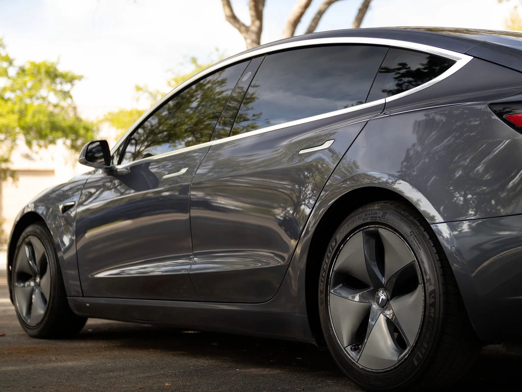 Used 2020 Tesla Model 3 Standard Range RWD image 9