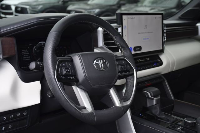 Used 2025 Toyota Sequoia Capstone AWD/4WD image 20