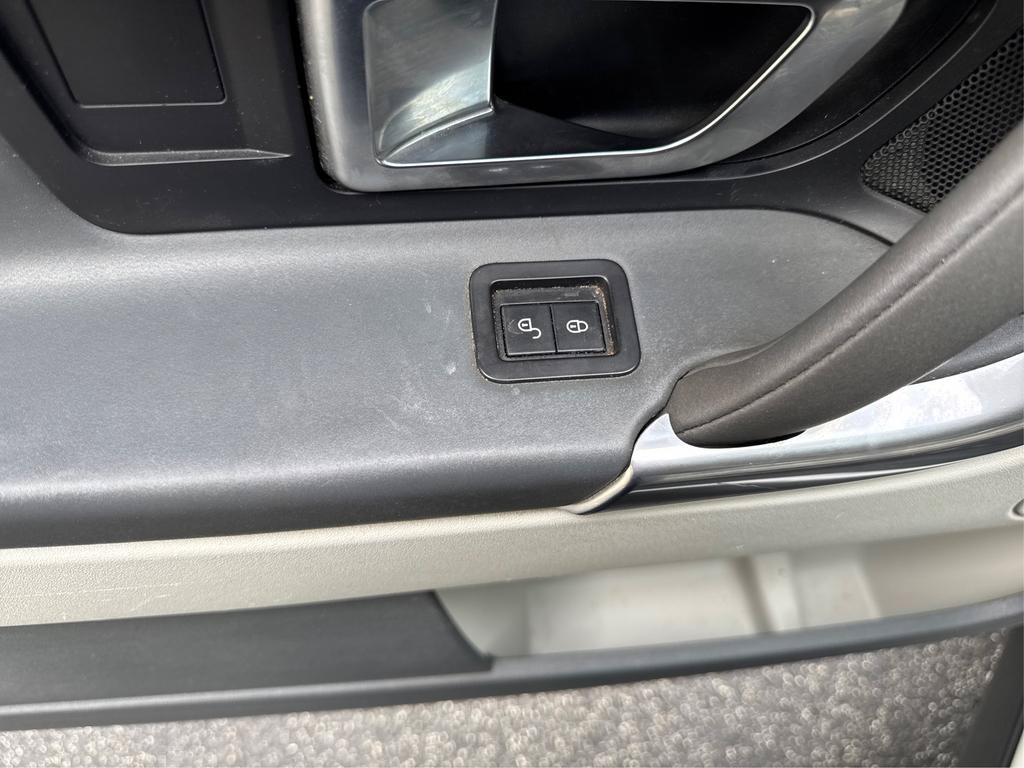 Used 2017 Land Rover Discovery Sport SE AWD/4WD image 34