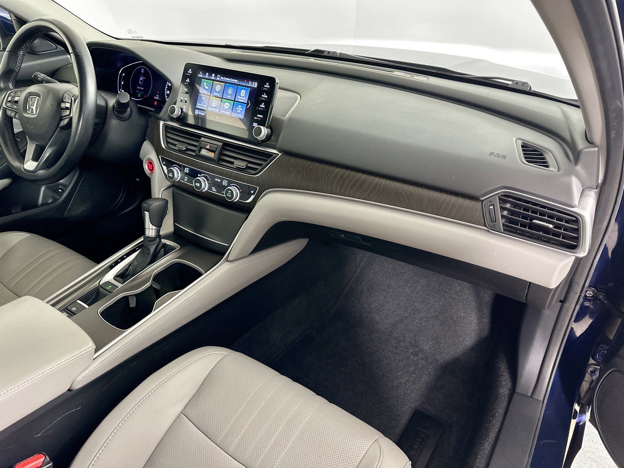Used 2019 Honda Accord EX-L image 35