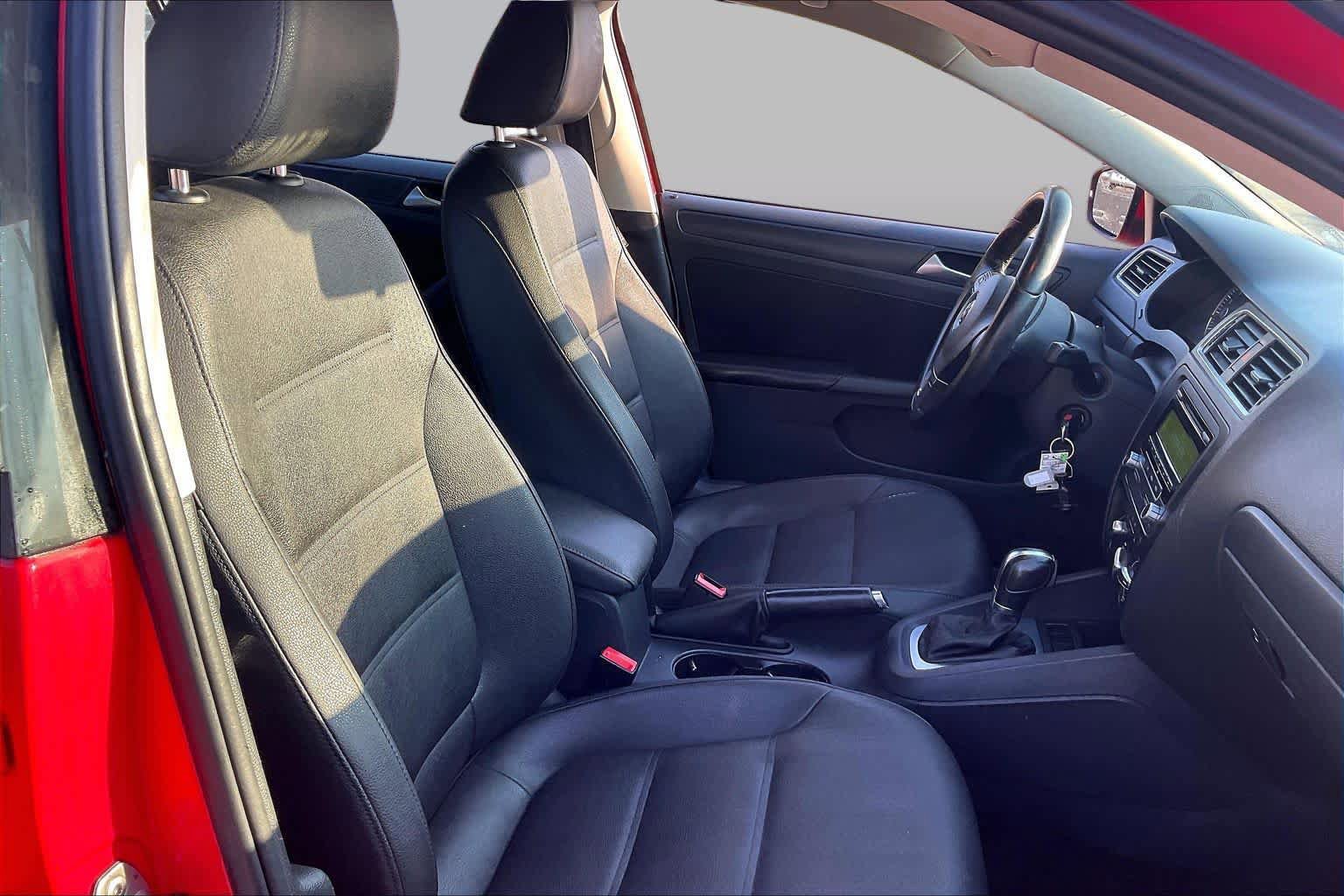 Used 2012 Volkswagen Jetta SE FWD image 7