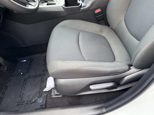 Used 2022 Toyota RAV4 LE FWD image 15