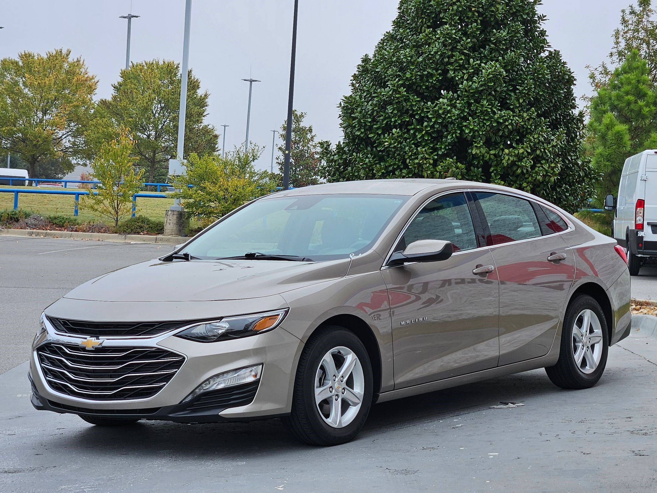 Used 2024 Chevrolet Malibu LT image 3