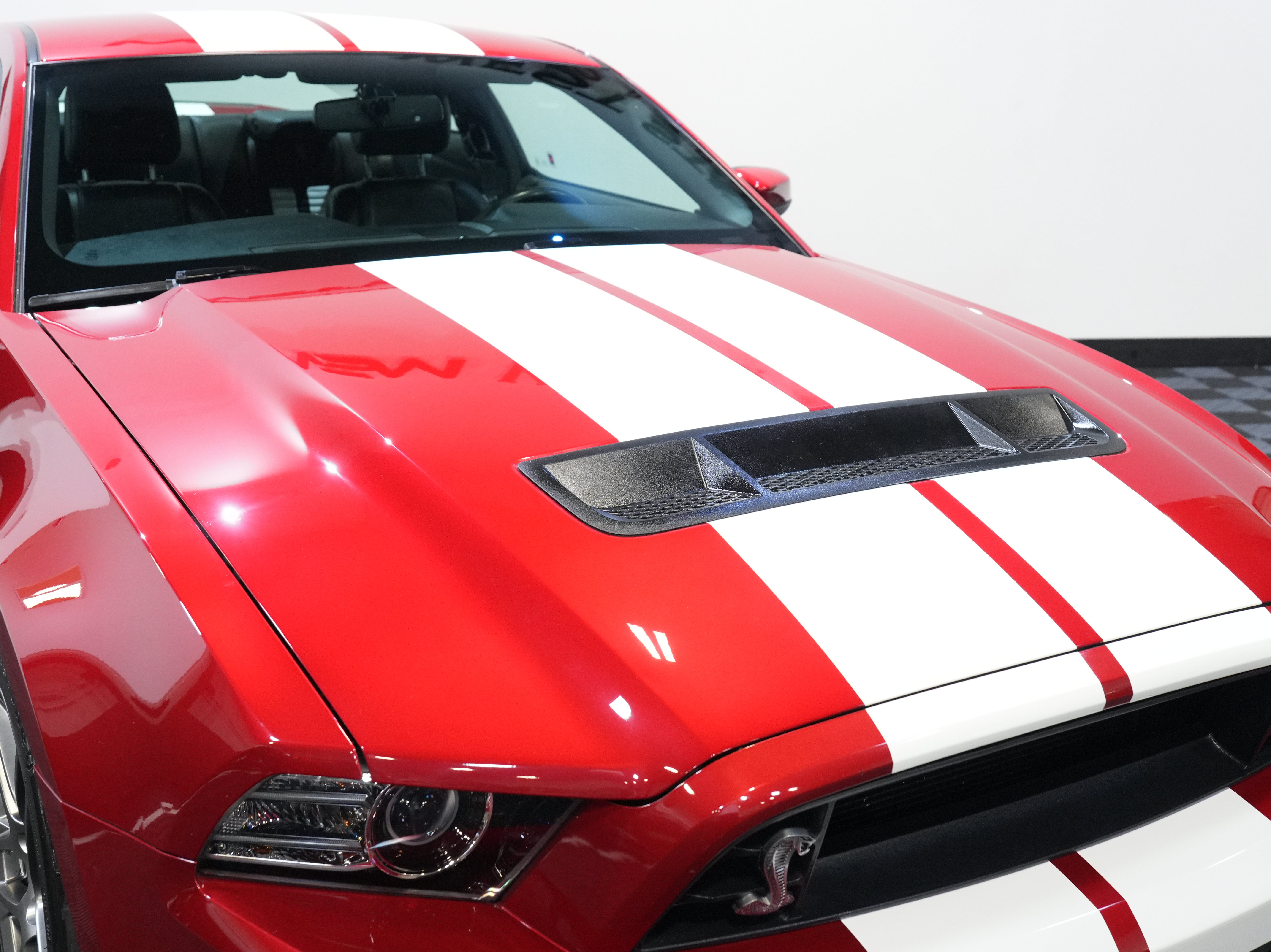Used 2013 Ford Mustang Shelby GT500 w/ Electronics Pkg RWD image 12