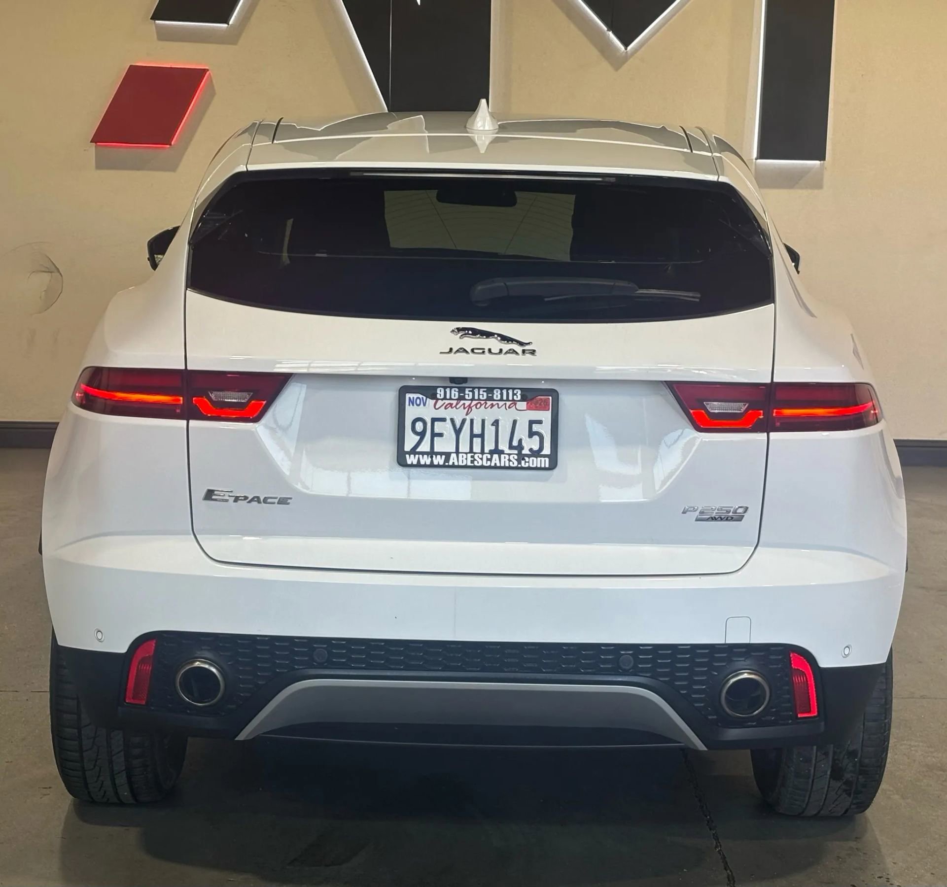Used 2019 Jaguar E-PACE P250 Sport Utility 4D AWD/4WD image 8