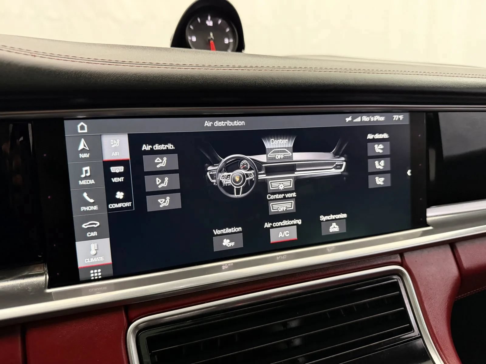 Used 2018 Porsche Panamera RWD image 25