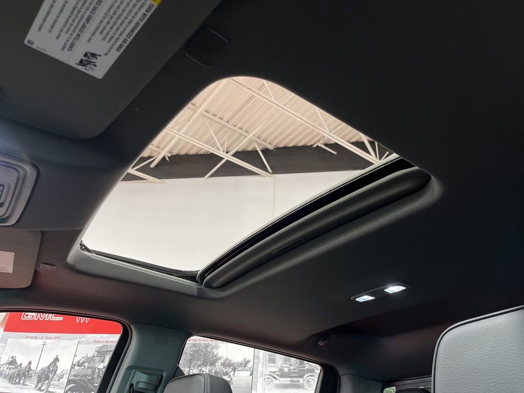 Used 2022 GMC Sierra 1500 Denali w/ Denali Reserve Package image 11