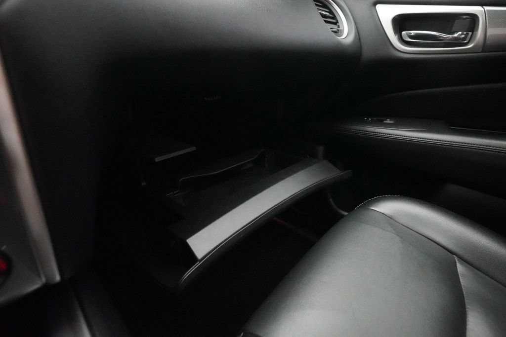 Used 2020 Nissan Pathfinder SL AWD/4WD image 32