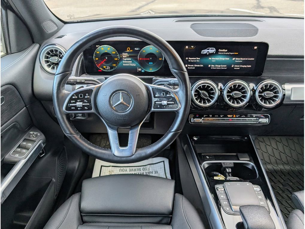 Used 2023 Mercedes-Benz EQB 300 4MATIC image 25