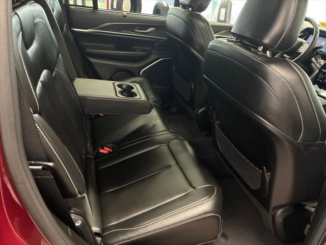 Certified 2023 Jeep Grand Cherokee 30th Anniversary AWD/4WD image 29