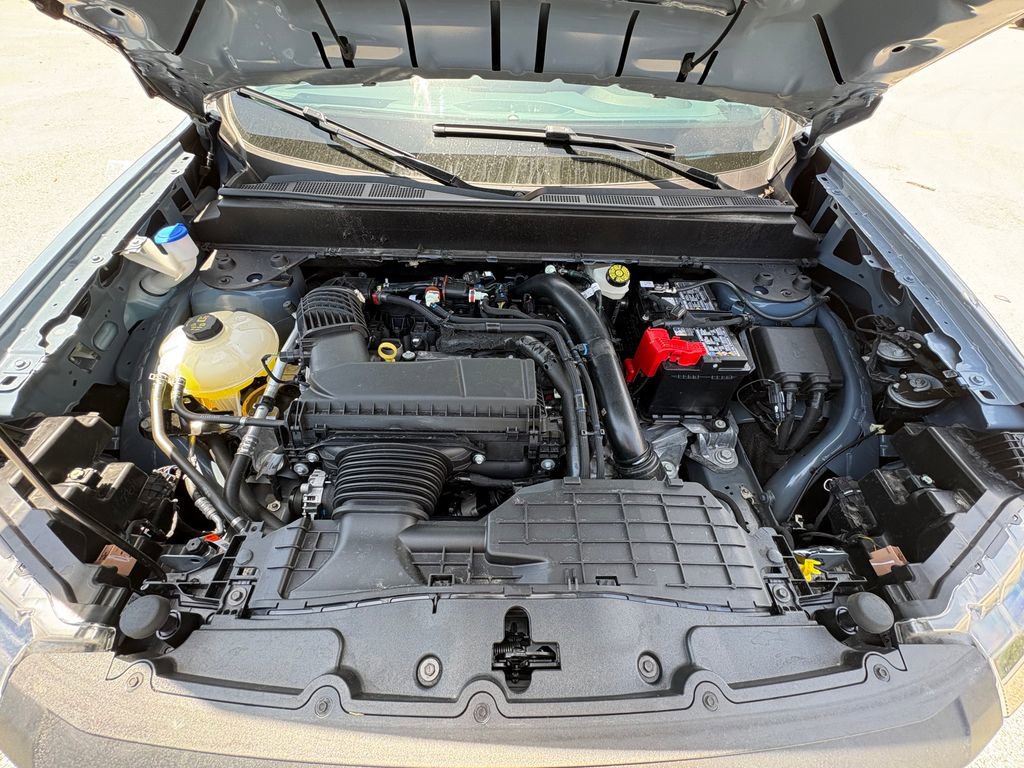 Certified 2025 Ford Maverick Lariat w/ 4K Tow Package AWD/4WD image 33