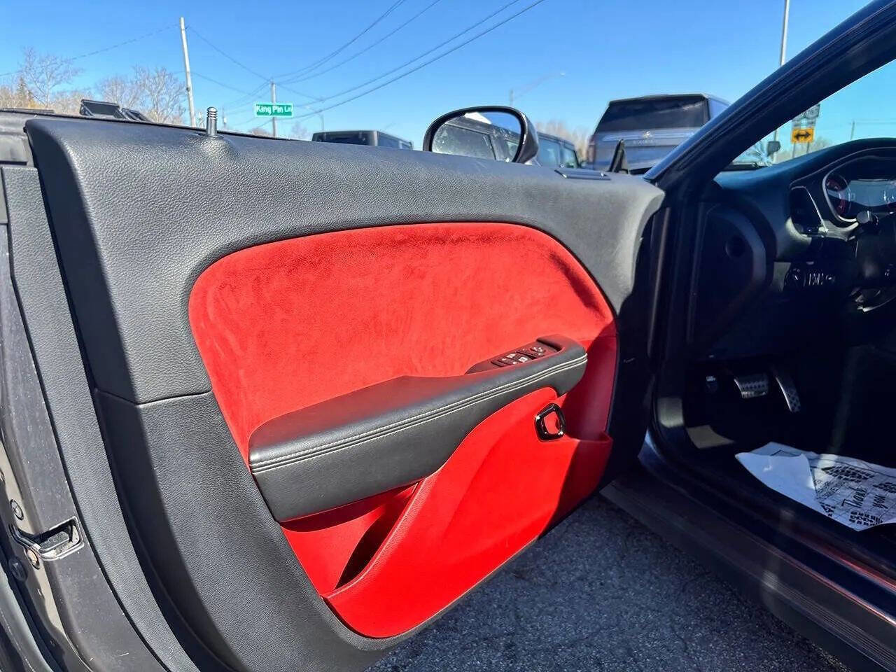 Used 2015 Dodge Challenger SRT Hellcat RWD image 9