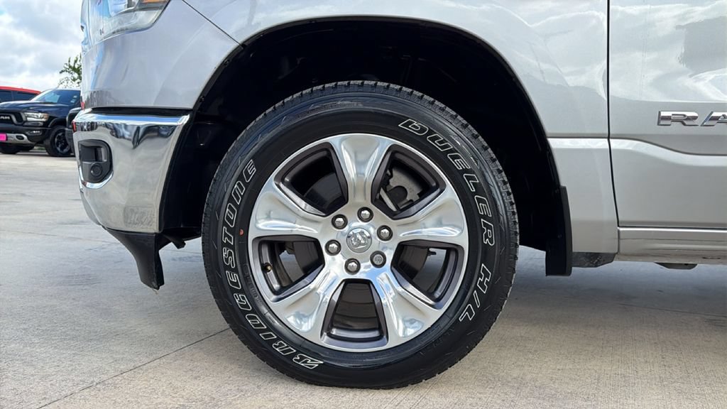Used 2024 RAM 1500 Laramie AWD/4WD image 9