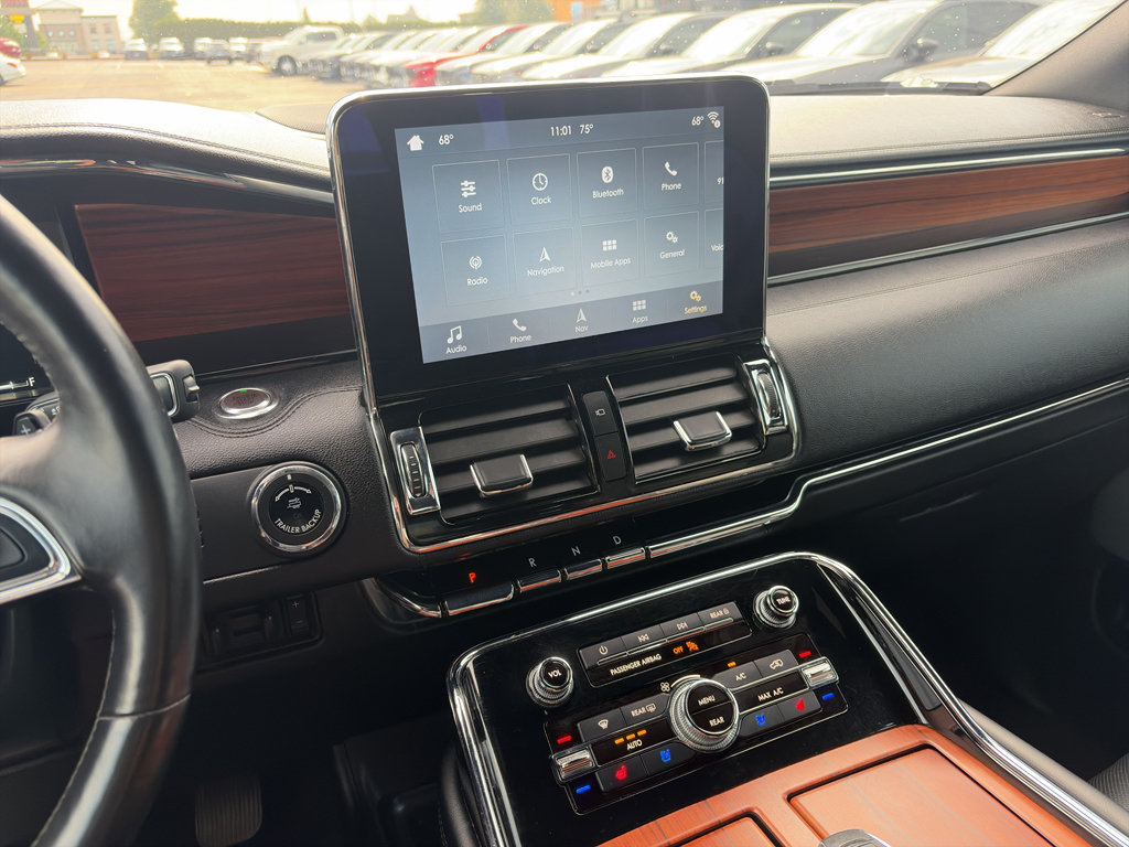 Used 2019 Lincoln Navigator Reserve AWD/4WD image 23